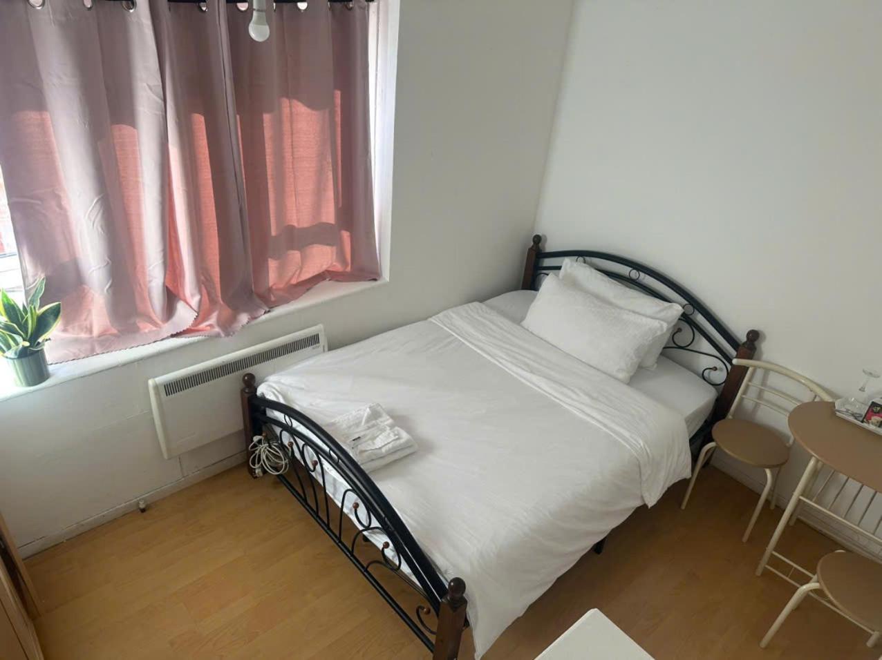 Tran Uk Homestay Лондон Екстер'єр фото